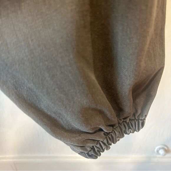 Boohoo PLUS MID RISE UTILITY DENIM CARGO JOGGERS - Picture 9 of 9